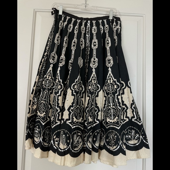 Full skirt with sequin detail - Picture 1 of 8